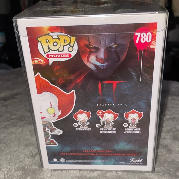 IT Funko Pop Figure, Pennywise with Balloon, 780, with protective coving - Picture 3 of 3